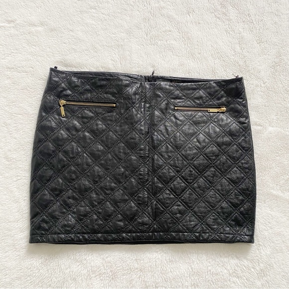 ZARA | Leather quilted mini skirt with gold zips - Picture 4 of 9